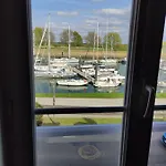 L'anse Rouge, Vue Sur Le Port
