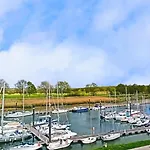 L'anse Rouge, Vue Sur Le Port Casa de Férias *