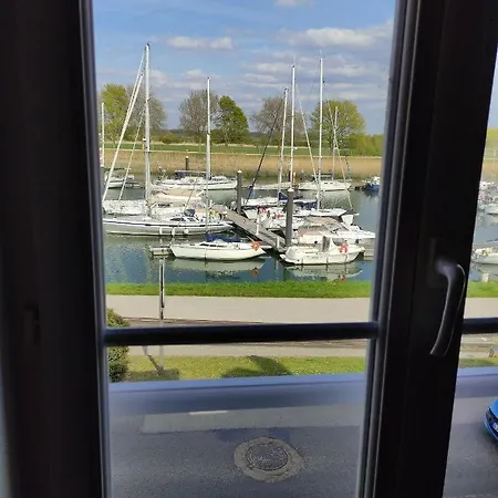 L'anse Rouge, Vue Sur Le Port