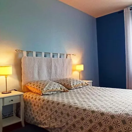 L'anse Rouge, Vue Sur Le Port