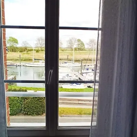 L'anse Rouge, Vue Sur Le Port