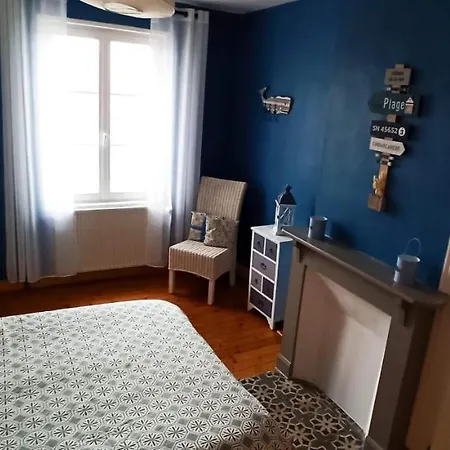 L'anse Rouge, Vue Sur Le Port Ferienhaus