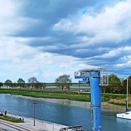 L'anse Rouge, Vue Sur Le Port *